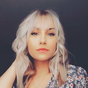 Meet your Posher, Abby